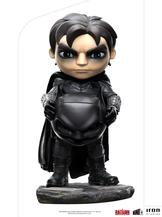 Iron Studios - MiniCo Batman Desmascarado, vista frontal detallada de Bruce Wayne